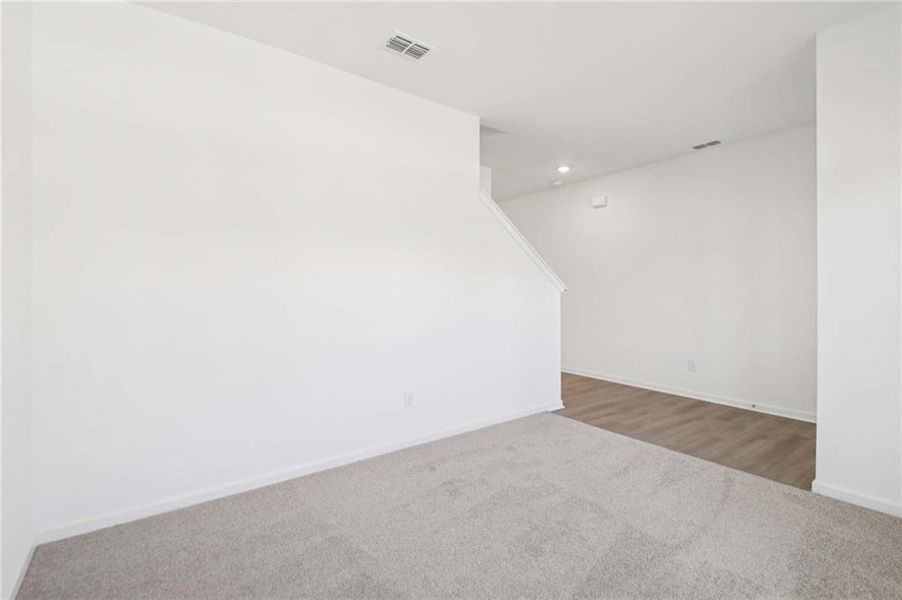 Spacious, unfurnished interior of a new home in The Pointe at Heron Bay, Locust Grove (Image 33).