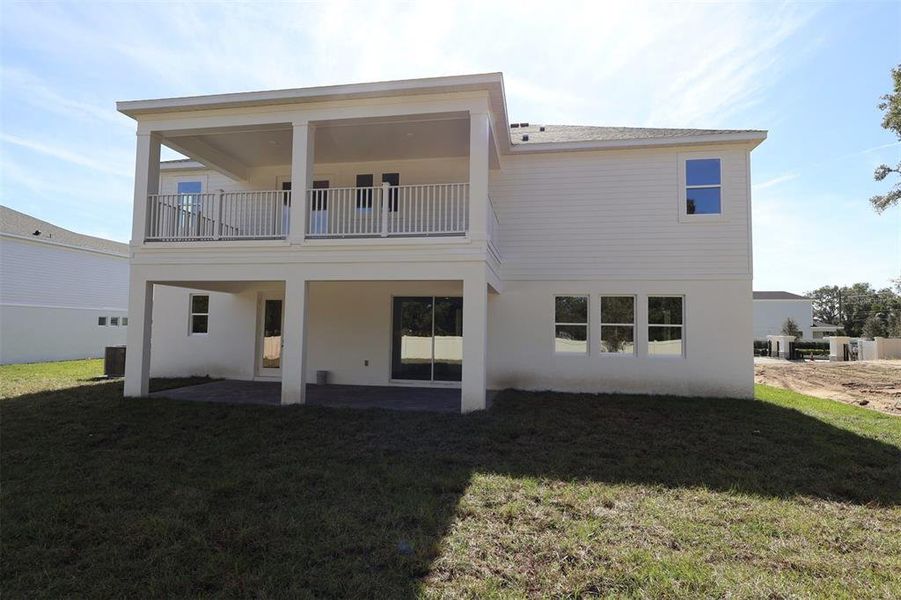 Exterior details and patio area of a home in Willow Run, Apopka (Image 19).