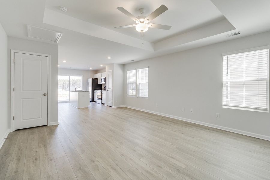 Spacious, unfurnished interior of a new home in Ellington, Elgin (Image 11).