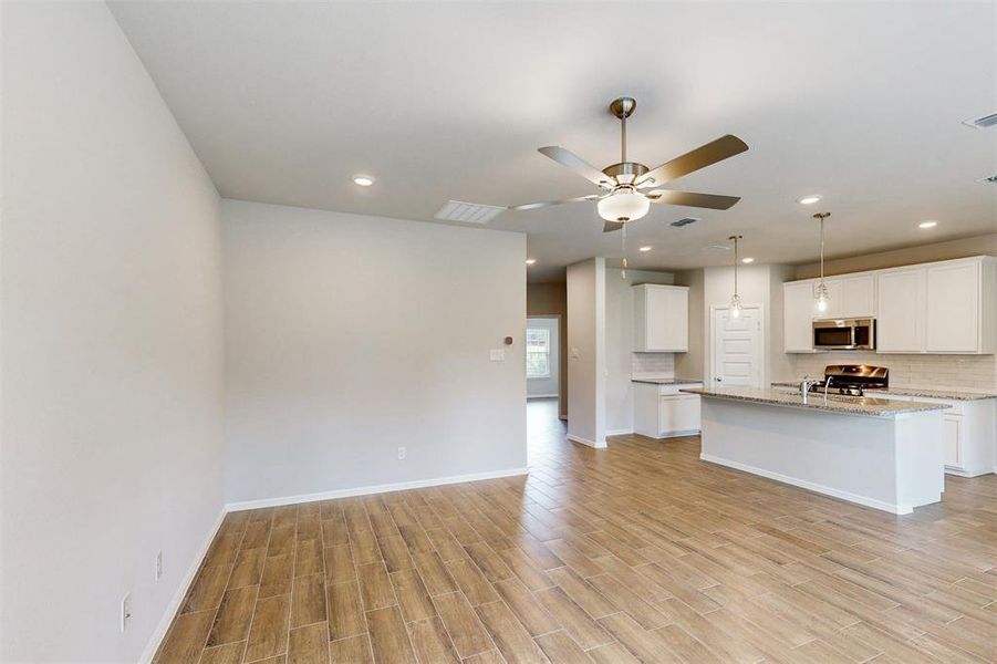 Image 33 of a home in Kings Way. Image 33 of a home in Kings Way.