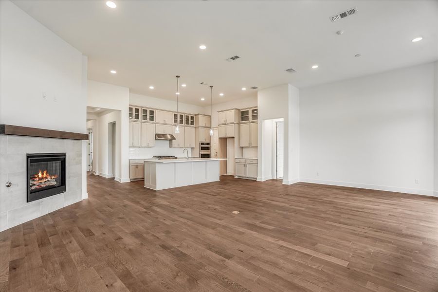 Representative unfurnished interior of a home built from the Bandera II by Giddens Homes in Whispering Wind, Bertram (Image 99).