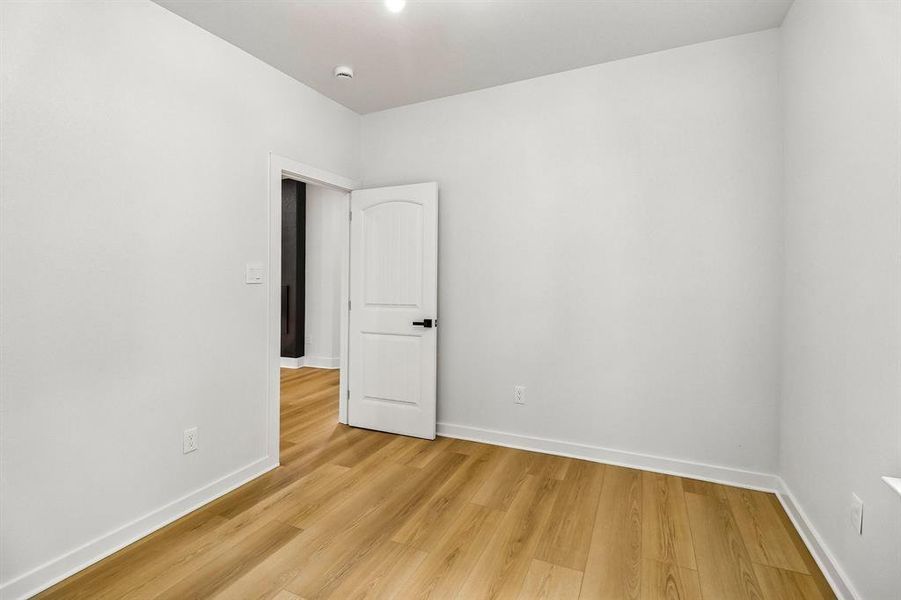 Spacious, unfurnished interior of a new home in , Mesquite (Image 23).