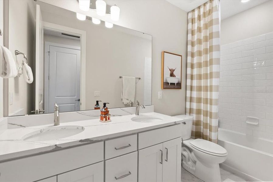 Furnished interior view inside a new home in , Winter Garden (Image 35).