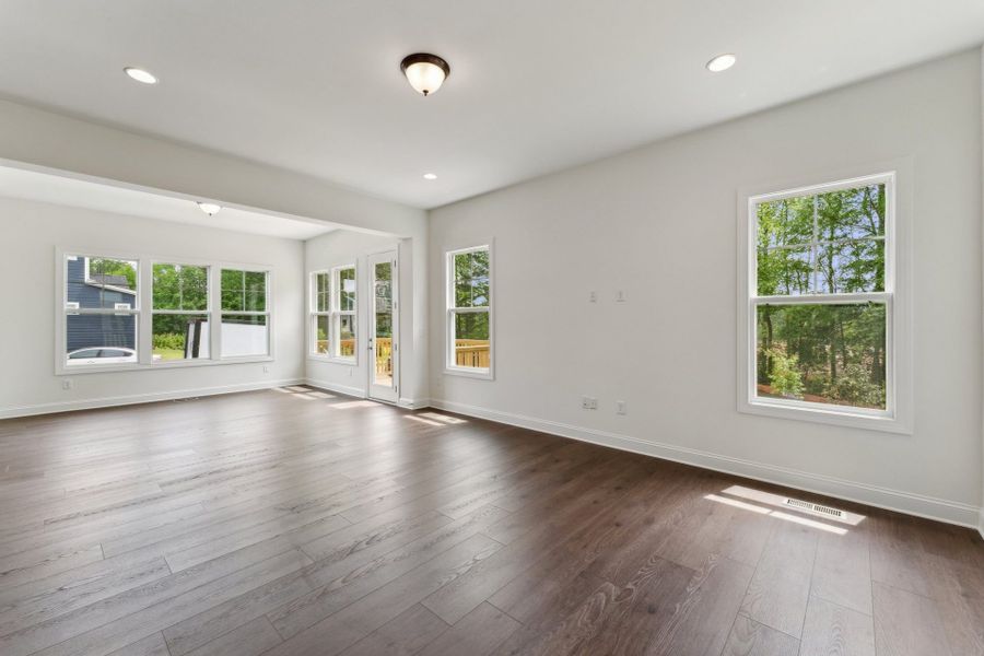 15- HHHunt Homes Mason Family Room and Morning Room