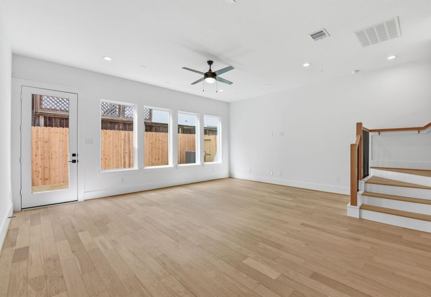 Spacious, unfurnished interior of a new home in , Houston (Image 17).