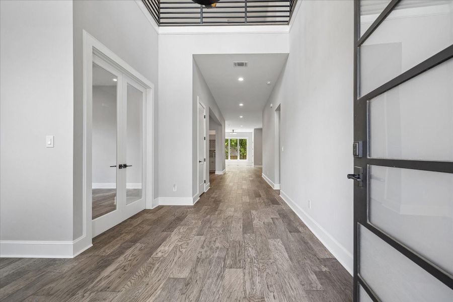 Spacious, unfurnished interior of a new home in , Houston (Image 30).