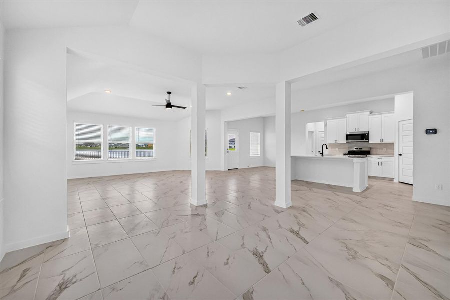 Spacious, unfurnished interior of a new home in Foxtail Palms, Manvel (Image 37).