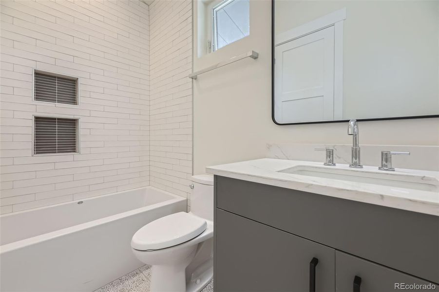 Image 34 of a home in .