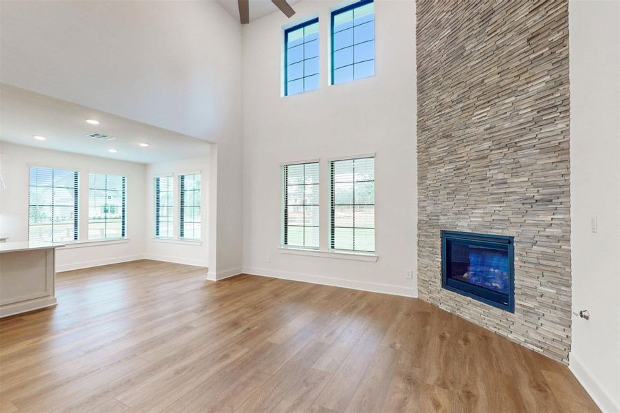 Spacious, unfurnished interior of a new home in Sorella, Tomball (Image 30).