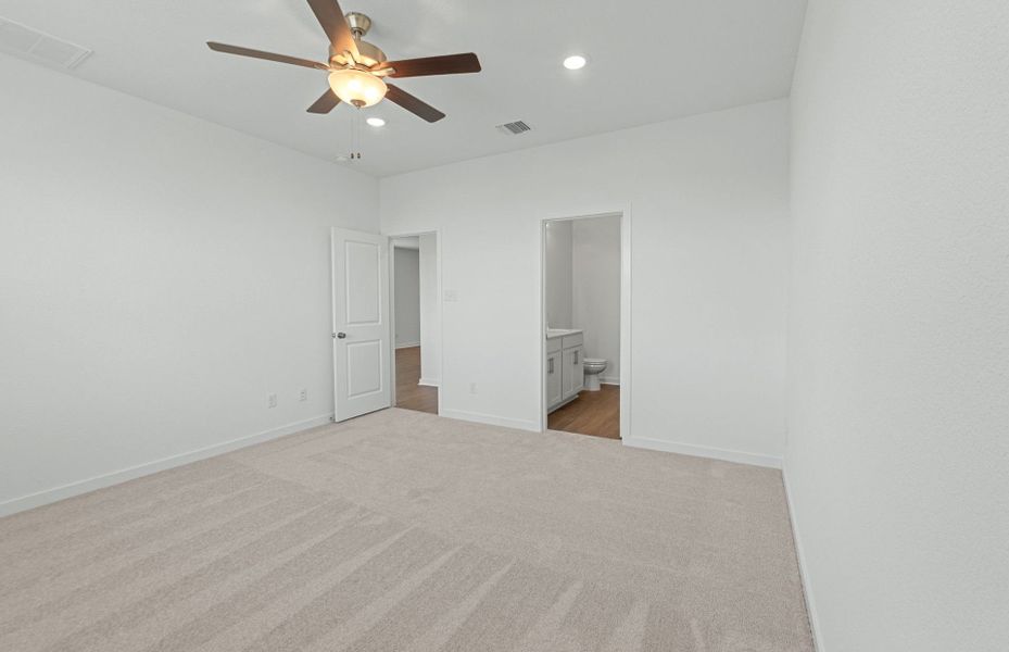 Spacious, unfurnished interior of a new home in Sonterra, Jarrell (Image 35). Spacious, unfurnished interior of a new home in Sonterra, Jarrell (Image 35).