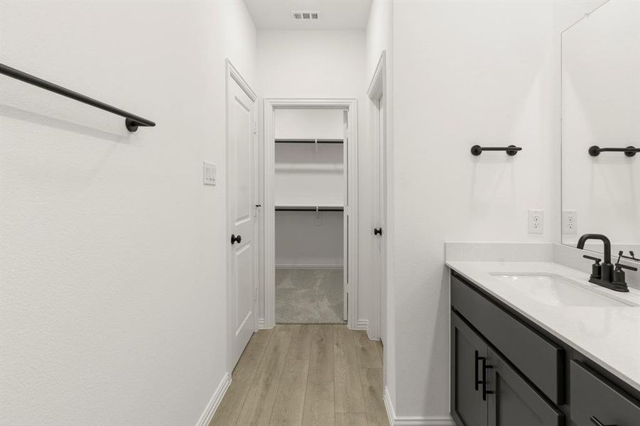 24. 717 Kerrville - Bath (3) 24. 717 Kerrville - Bath (3)