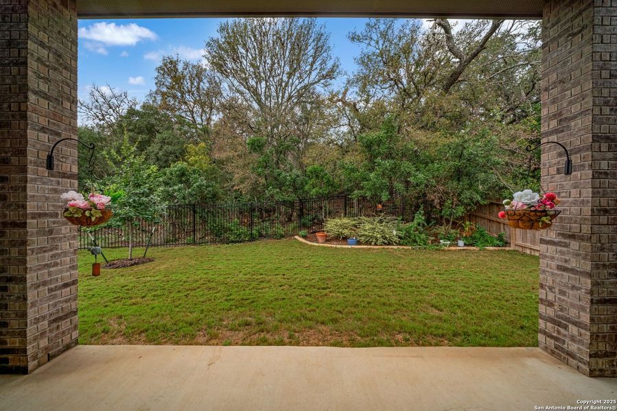 Exterior details and patio area of a home in Cibolo Crossing, Universal City (Image 3).