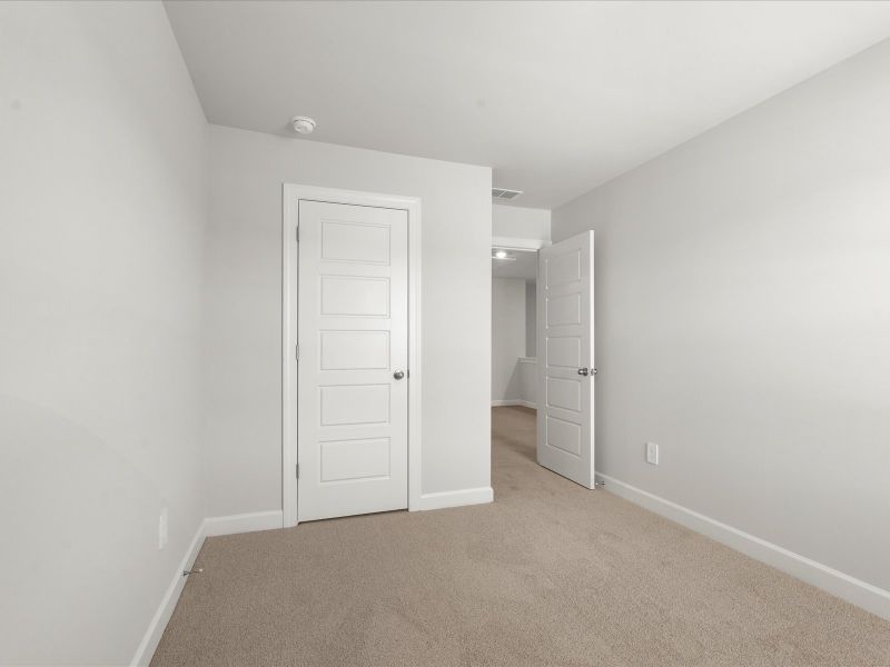 Spacious, unfurnished interior of a new home in Avalon Townes, Lyman (Image 16).