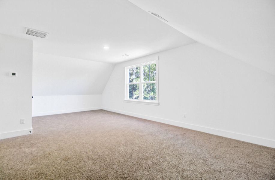 Spacious, unfurnished interior of a new home in , Charleston (Image 11).