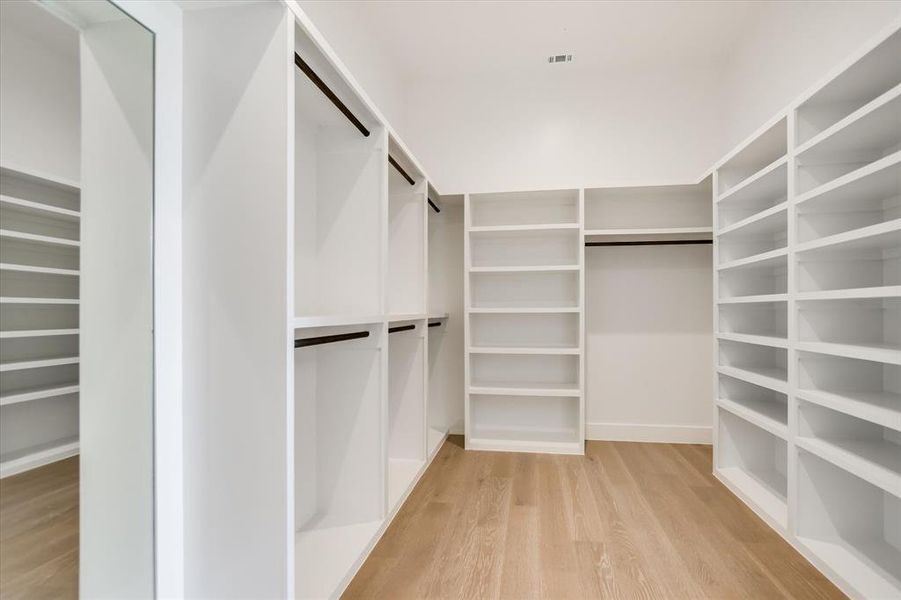 Spacious, unfurnished interior of a new home in , Horseshoe Bay (Image 31).