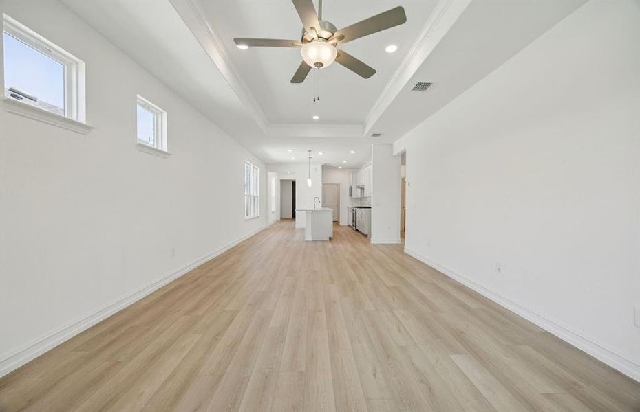 Airy gathering room*model representation