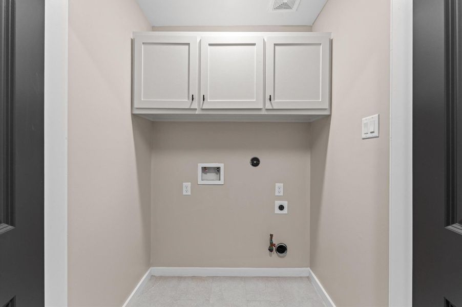 Spacious, unfurnished interior of a new home in , Houston (Image 31).