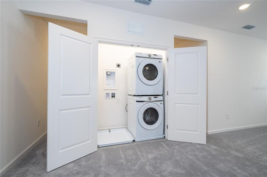 Furnished interior view inside a new home in , Orlando (Image 32).