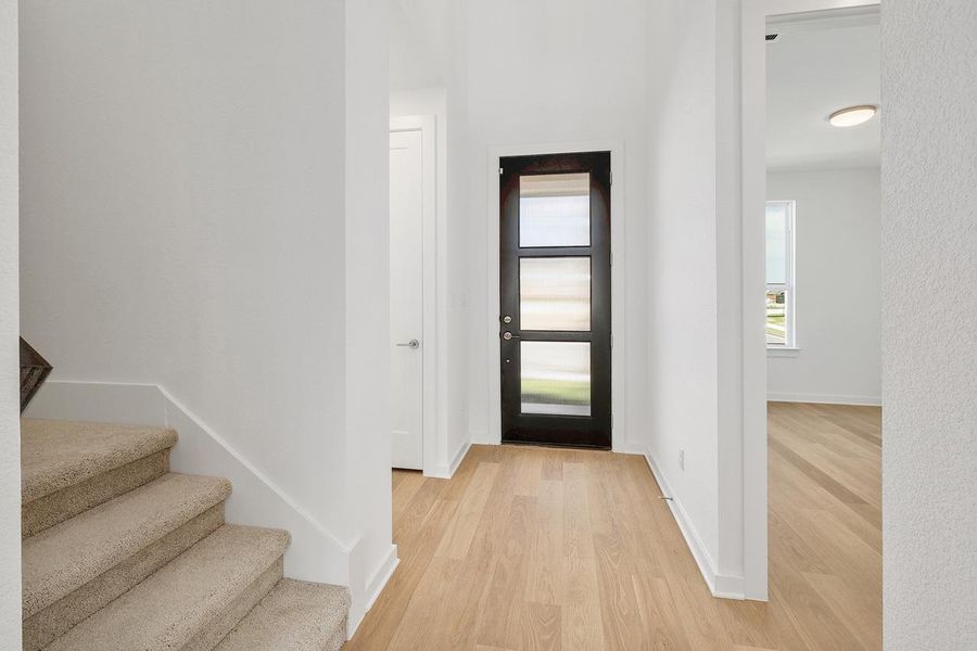 Spacious, unfurnished interior of a new home in Lariat, Liberty Hill (Image 15).
