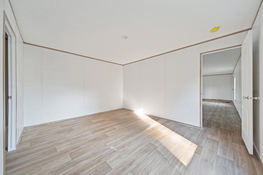 Spacious, unfurnished interior of a new home in , St. Matthews (Image 20).