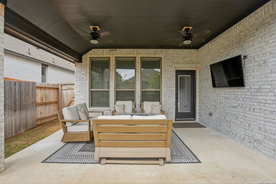 Exterior details and patio area of a home in Davis Ranch, San Antonio (Image 28).