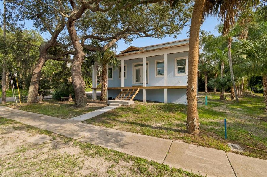 Exterior details and patio area of a home in , Crystal Beach (Image 13).