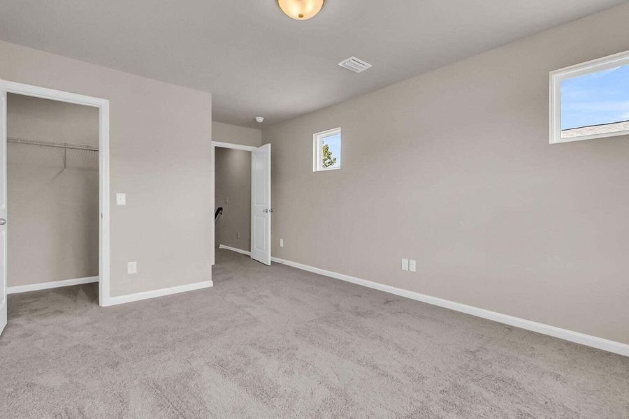 Spacious, unfurnished interior of a new home in Hammock Walk at Nexton, Summerville (Image 17).