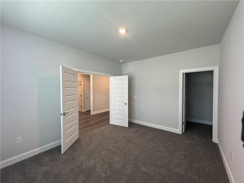 Spacious, unfurnished interior of a new home in Tuscany Hills, Douglasville (Image 10).