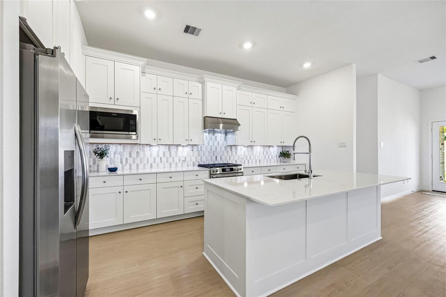 Furnished interior view inside a new home in Lago Mar, Texas City (Image 19).