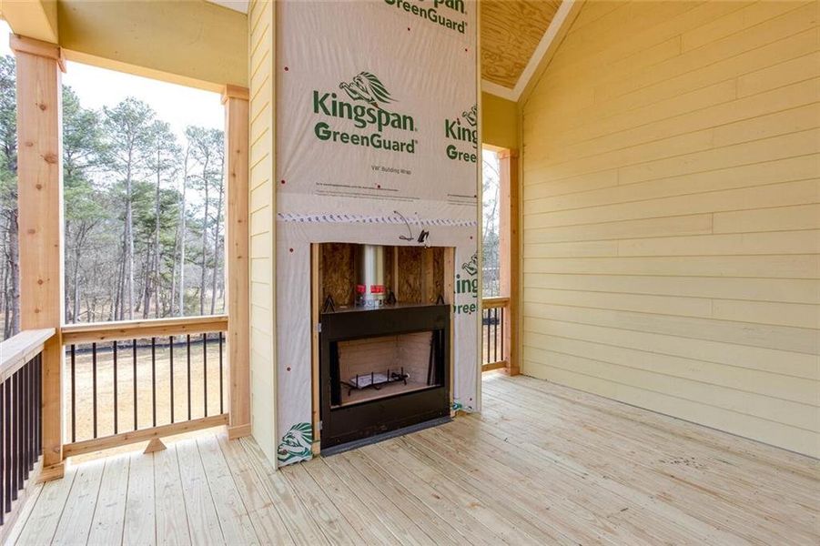 Exterior details and patio area of a home in , Powder Springs (Image 11).