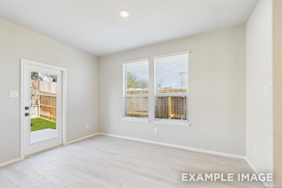 Spacious, unfurnished interior of a new home in Cedar Heights, San Antonio (Image 22).