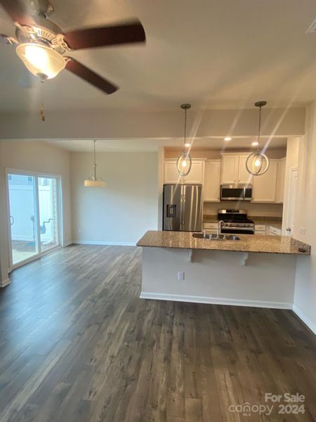 kitchen/ dining area