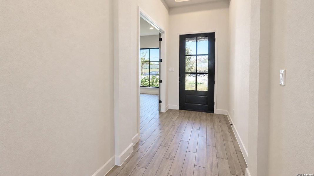 Spacious, unfurnished interior of a new home in Windborne, Schertz (Image 13).