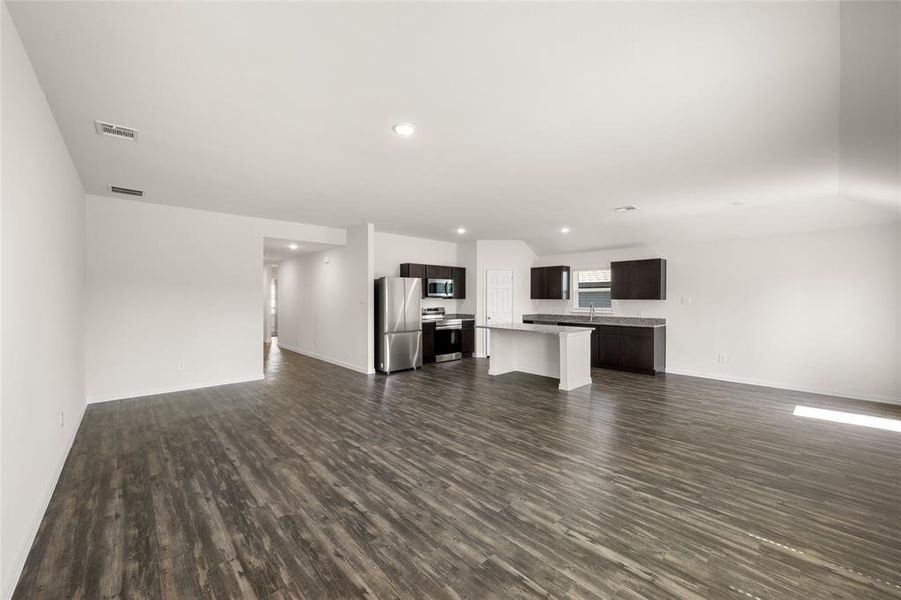 433 Rose- Living Room-1 433 Rose- Living Room-1