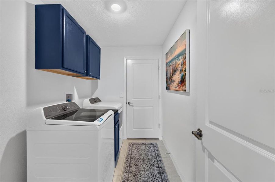 Furnished interior view inside a new home in , Bartow (Image 14).