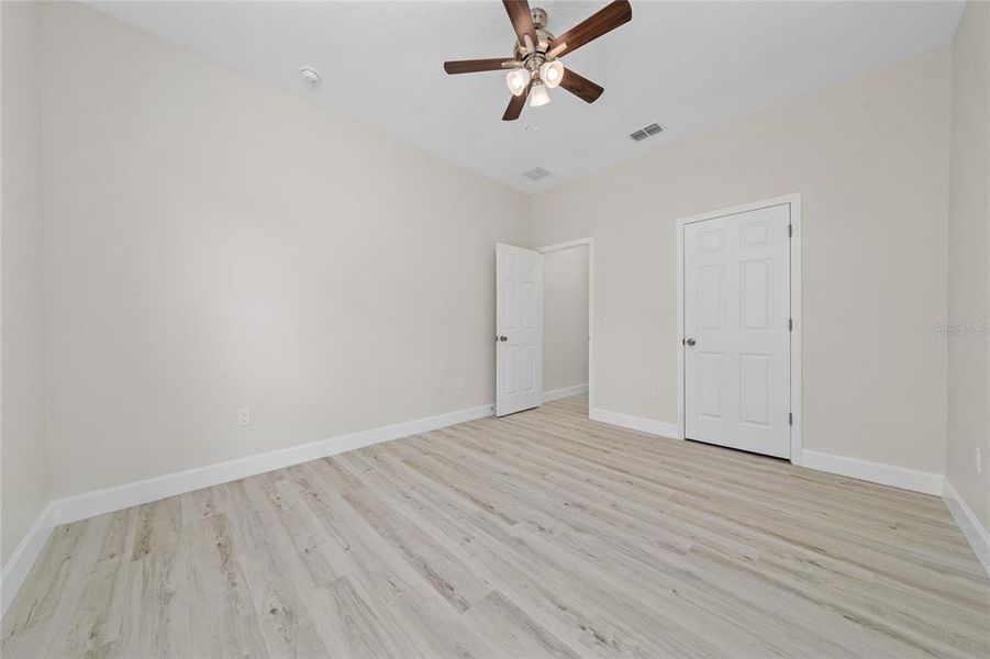 Spacious, unfurnished interior of a new home in , Kissimmee (Image 10).