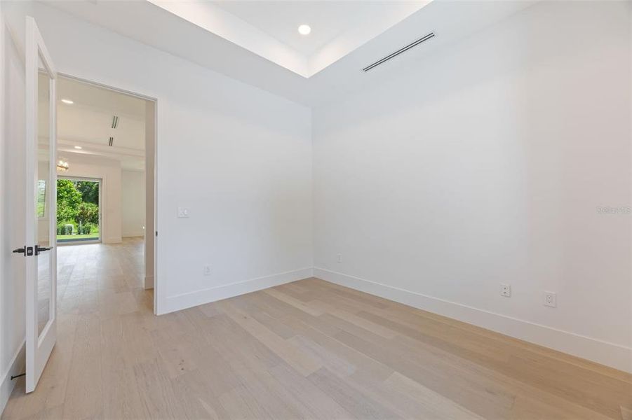 Spacious, unfurnished interior of a new home in , Tarpon Springs (Image 64). Spacious, unfurnished interior of a new home in , Tarpon Springs (Image 64).