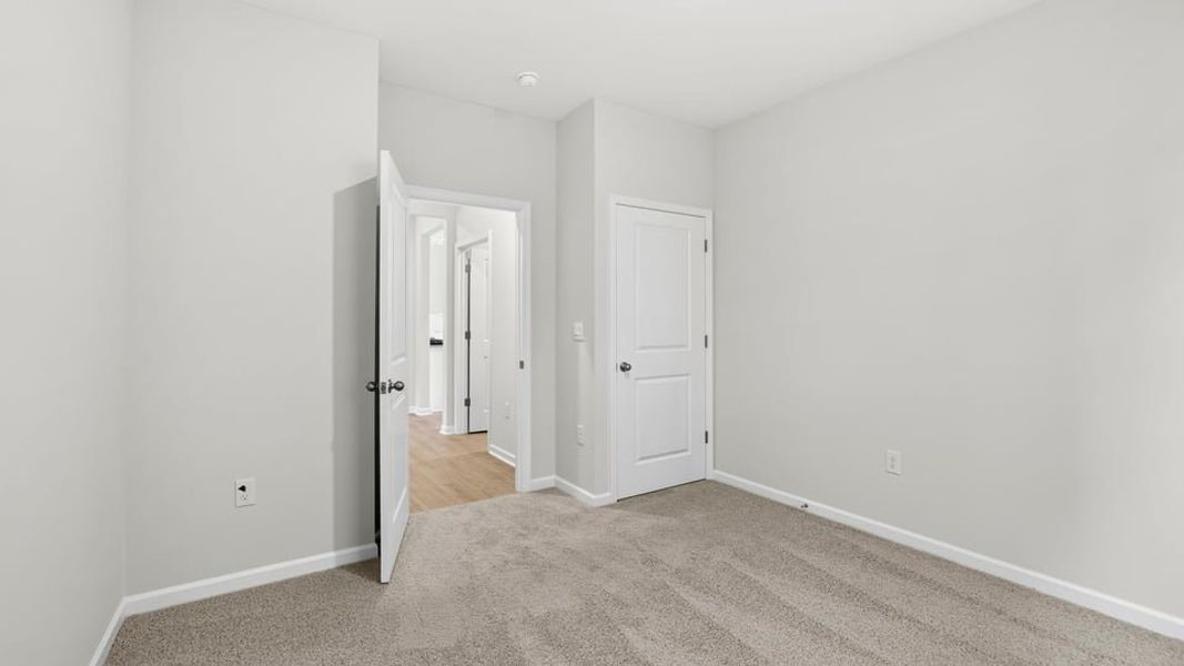Spacious, unfurnished interior of a new home in Benjamin's Grove, Woodruff (Image 25).