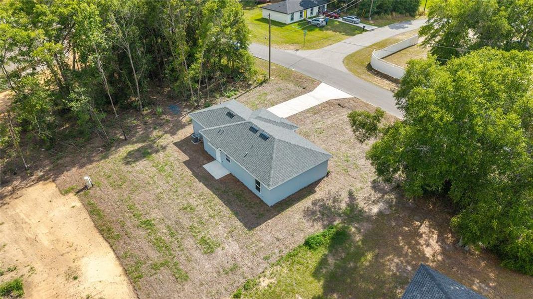 Exterior details and patio area of a home in , Ocala (Image 20).