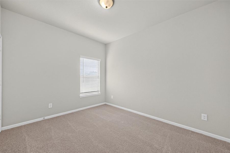 Spacious, unfurnished interior of a new home in Woodland Lakes, Huffman (Image 23).