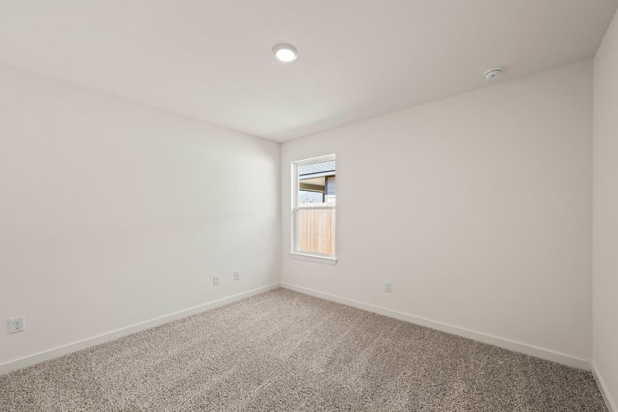 Spacious, unfurnished interior of a new home in Eagles Landing, Waco (Image 10).