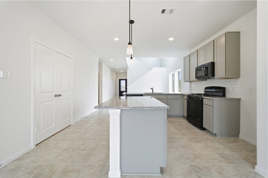 Furnished interior view inside a new home in Lago Mar, Texas City (Image 8).