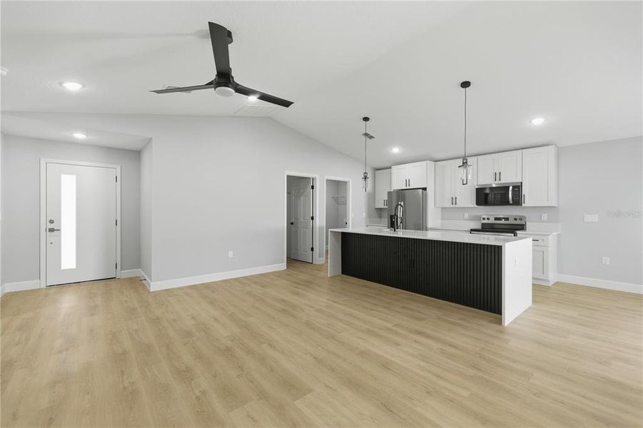 Spacious, unfurnished interior of a new home in , Ocala (Image 32).