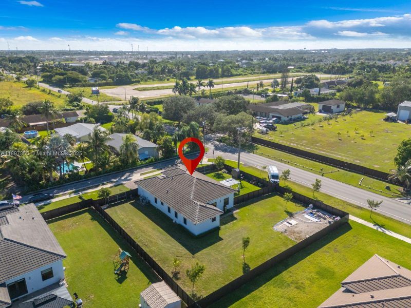 Image 33 of a home in Century Royal Homes.