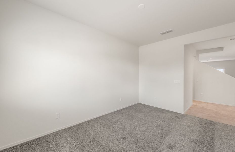 Spacious, unfurnished interior of a new home in Entrada La Coraza at Rancho Sahuarita, Sahuarita (Image 14).