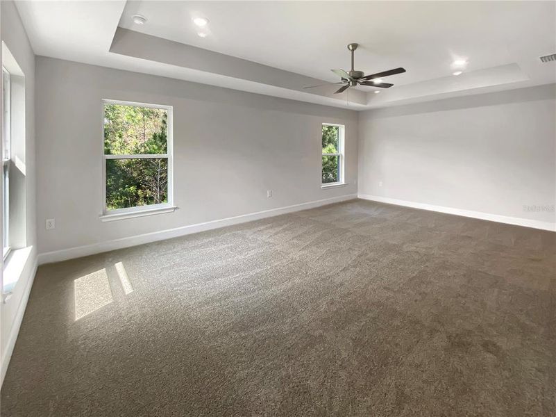 Spacious, unfurnished interior of a new home in , St. Cloud (Image 21).