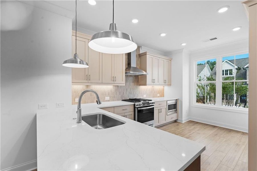 Furnished interior view inside a new home in Evanshire Townhomes, Duluth (Image 13). Furnished interior view inside a new home in Evanshire Townhomes, Duluth (Image 13).