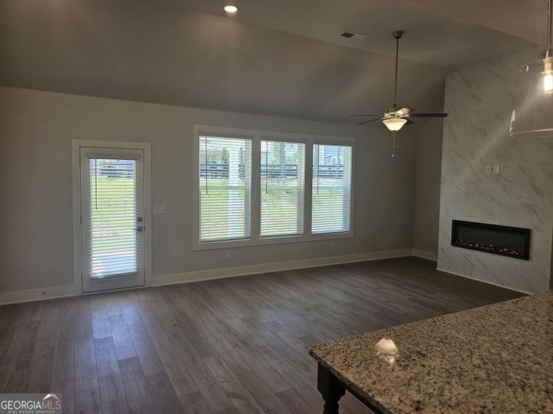 Spacious, unfurnished interior of a new home in The Fairways at Mirror Lake, Villa Rica (Image 25). Spacious, unfurnished interior of a new home in The Fairways at Mirror Lake, Villa Rica (Image 25).