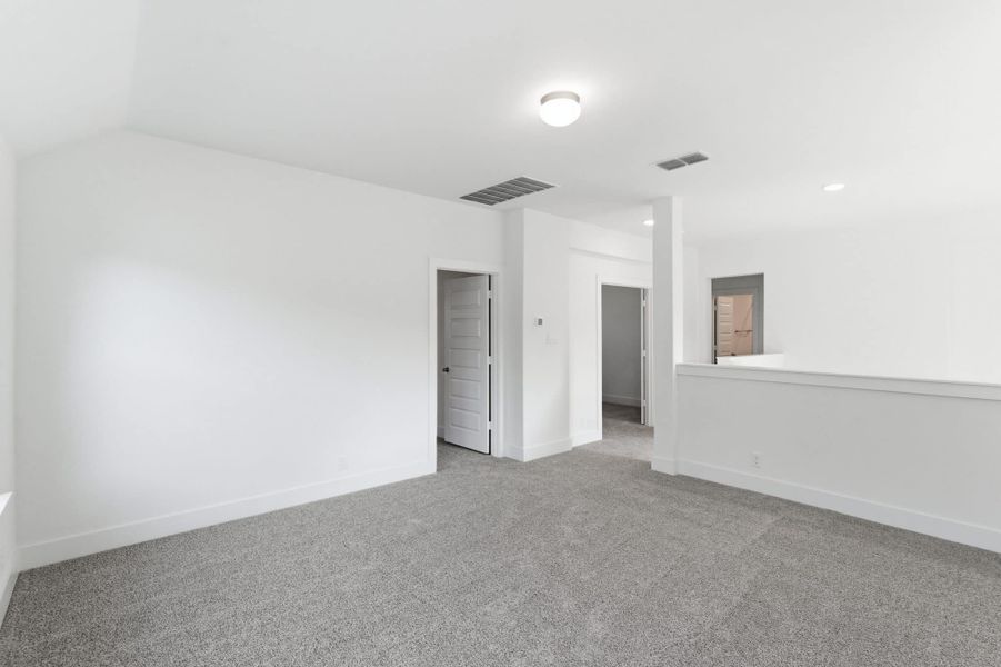 Spacious, unfurnished interior of a new home in Buffalo Crossing, Cibolo (Image 35). Spacious, unfurnished interior of a new home in Buffalo Crossing, Cibolo (Image 35).