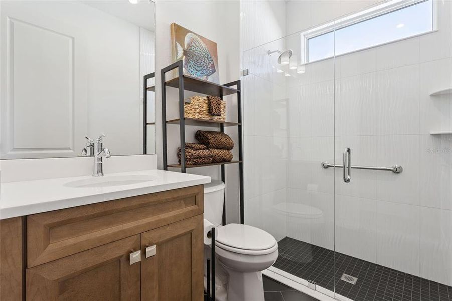 Furnished interior view inside a new home in , Tavares (Image 47).